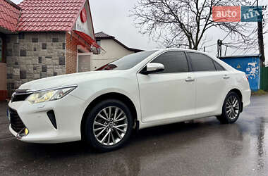 Седан Toyota Camry 2015 в Виннице