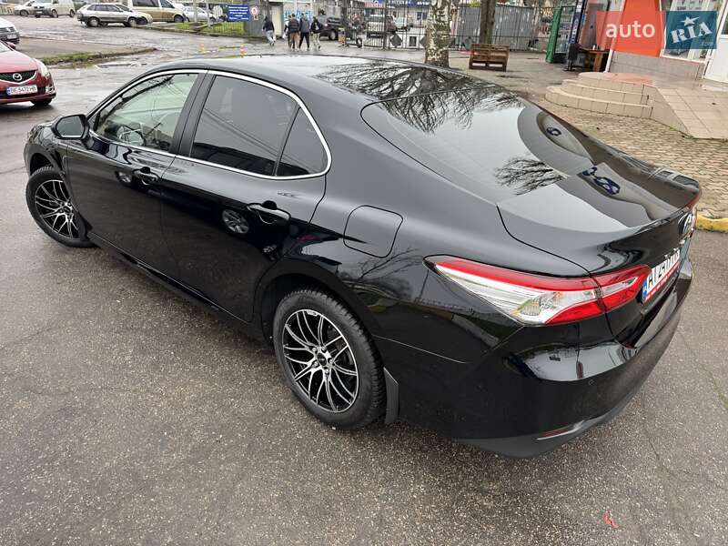 Седан Toyota Camry 2017 в Николаеве