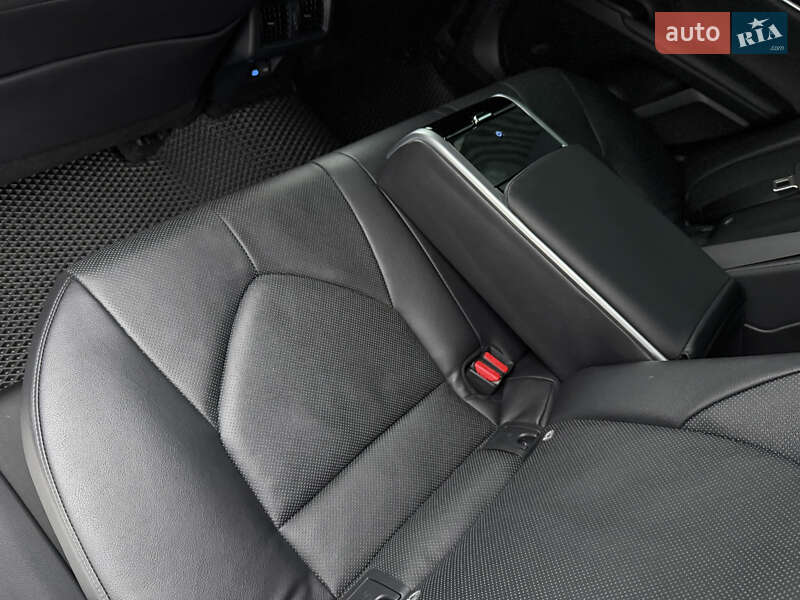 Седан Toyota Camry 2023 в Києві фото 63 Седан Toyota Camry 2023 в Києві