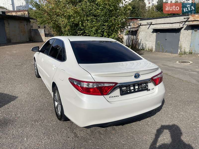 Седан Toyota Camry 2017 в Киеве