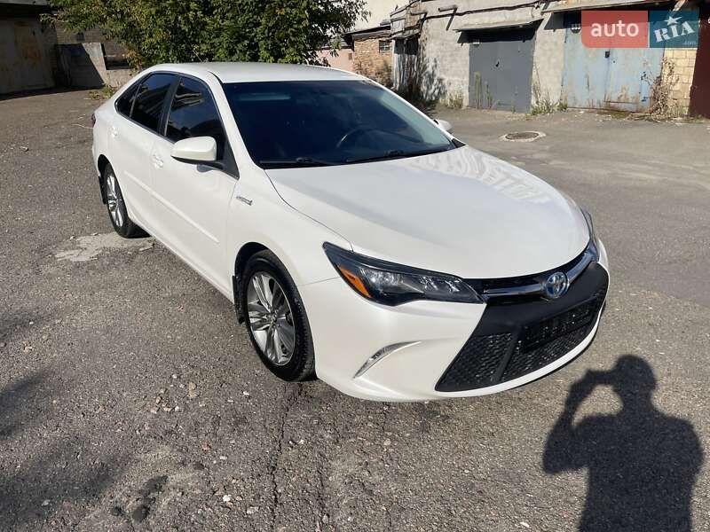 Седан Toyota Camry 2017 в Киеве