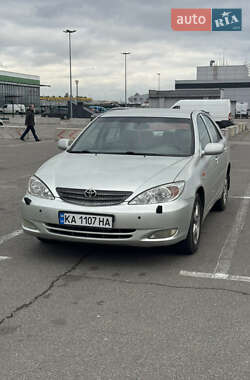 Седан Toyota Camry 2004 в Києві