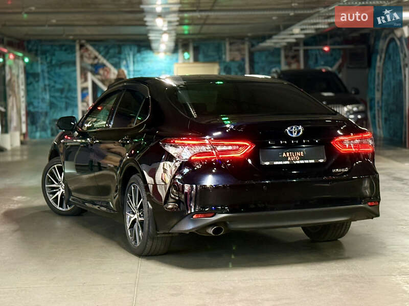 Седан Toyota Camry 2021 в Харкові