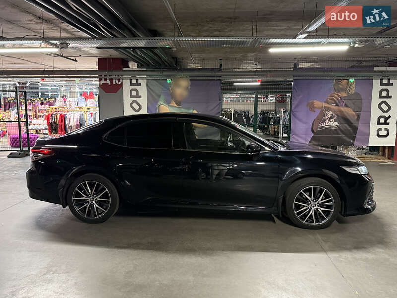 Седан Toyota Camry 2021 в Харкові
