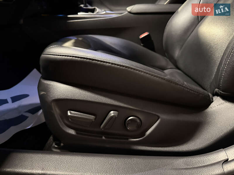 Седан Toyota Camry 2021 в Харкові