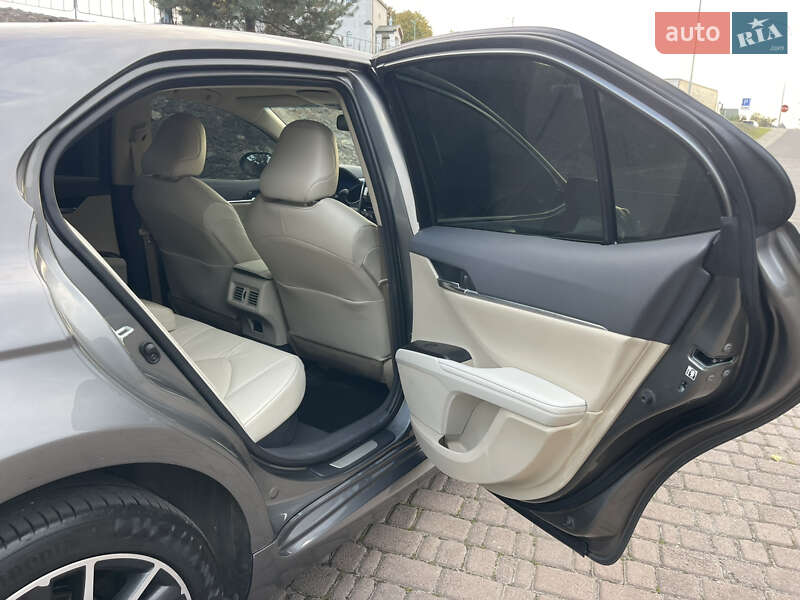 Седан Toyota Camry 2023 в Ровно фото 25 Седан Toyota Camry 2023 в Ровно