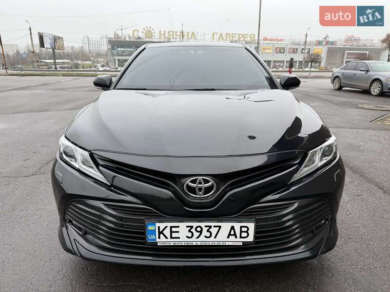 Toyota Camry 2019