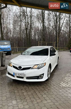 Седан Toyota Camry 2013 в Тернополе
