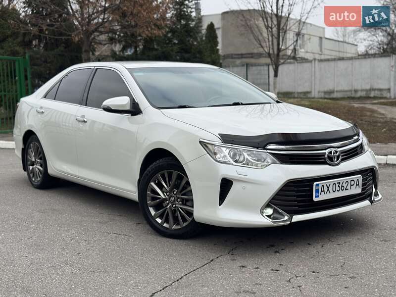 Седан Toyota Camry 2015 в Харкові