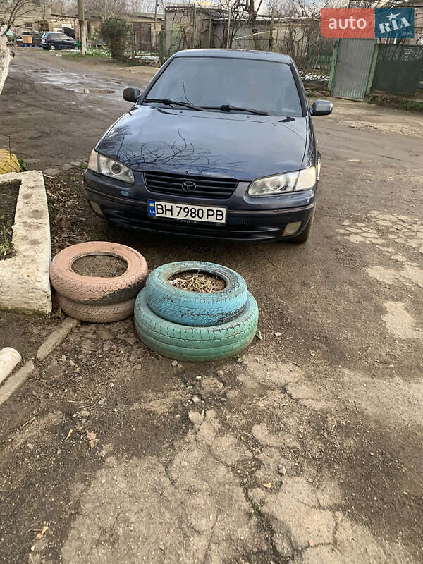 Седан Toyota Camry 1997 в Одессе
