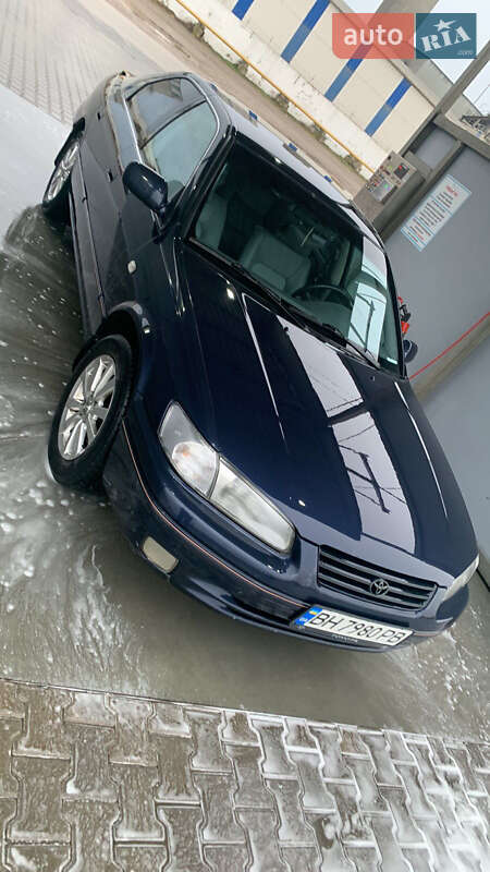 Седан Toyota Camry 1997 в Одессе