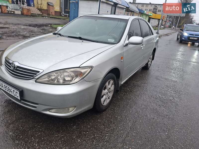 Седан Toyota Camry 2003 в Киеве