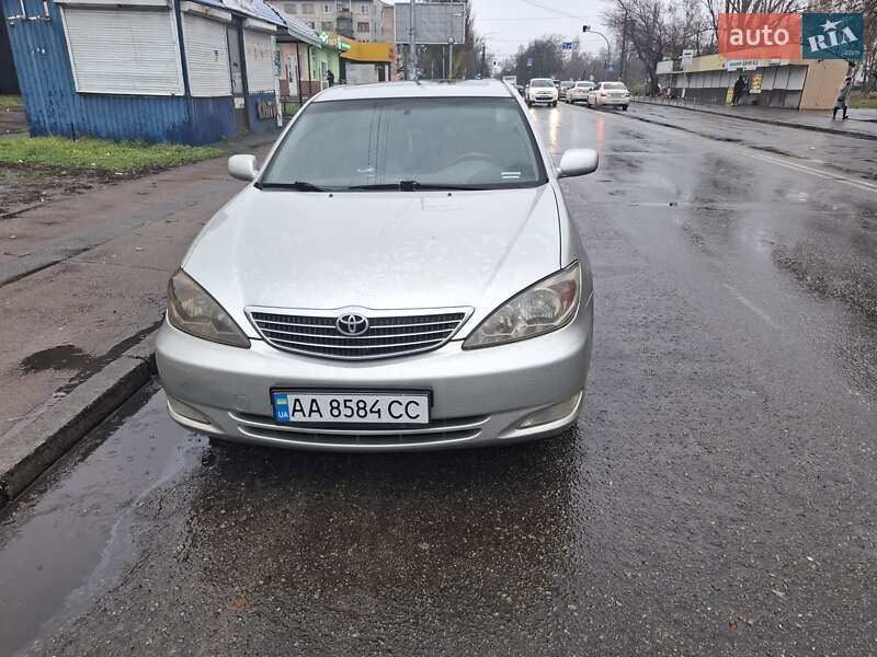 Седан Toyota Camry 2003 в Киеве