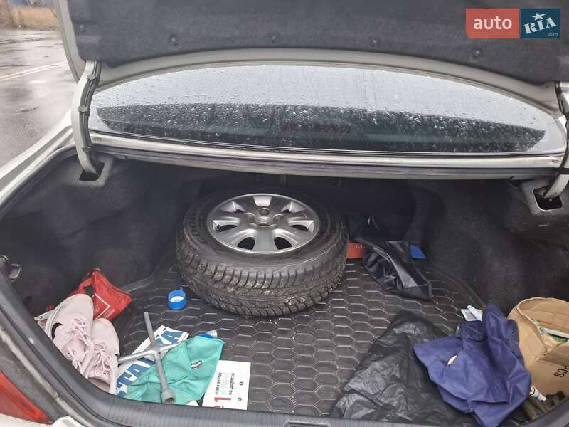 Седан Toyota Camry 2003 в Киеве