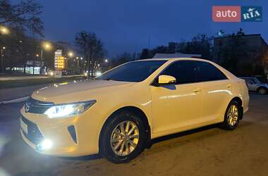 Седан Toyota Camry 2016 в Харкові