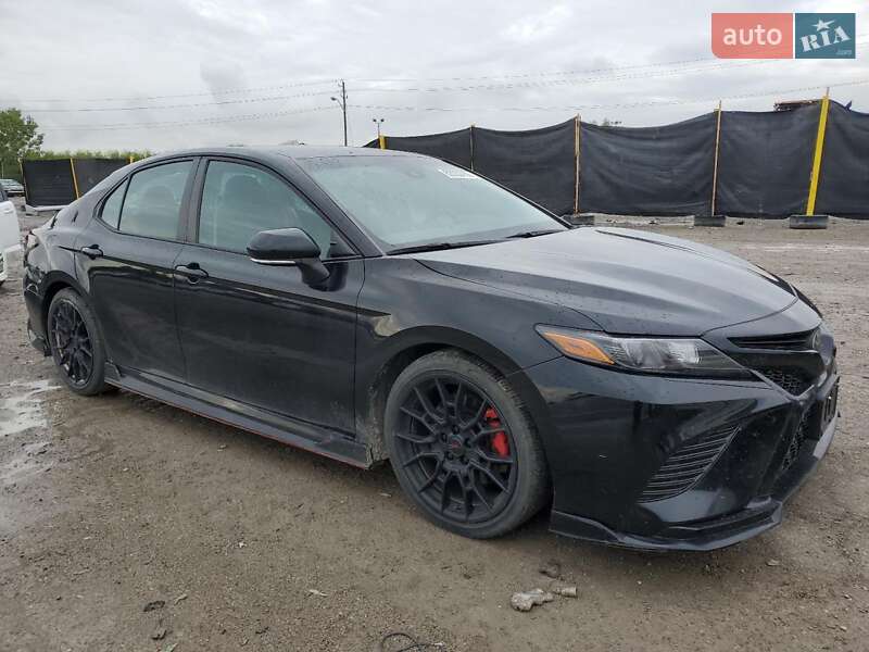 Седан Toyota Camry 2021 в Ивано-Франковске