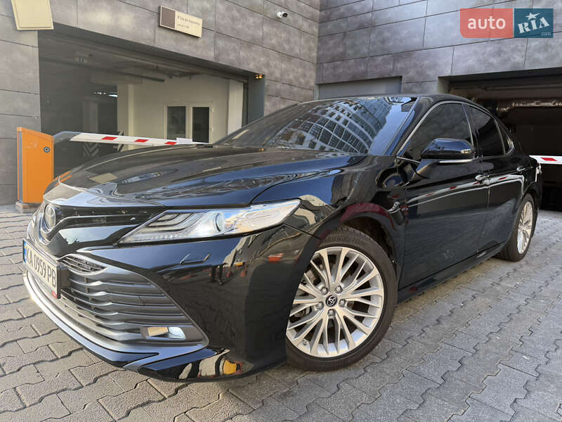 Седан Toyota Camry 2018 в Киеве фото 5 Седан Toyota Camry 2018 в Киеве