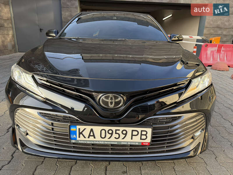 Седан Toyota Camry 2018 в Киеве фото 10 Седан Toyota Camry 2018 в Киеве