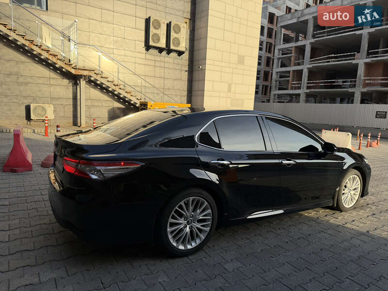 Седан Toyota Camry 2018 в Киеве фото 16 Седан Toyota Camry 2018 в Киеве