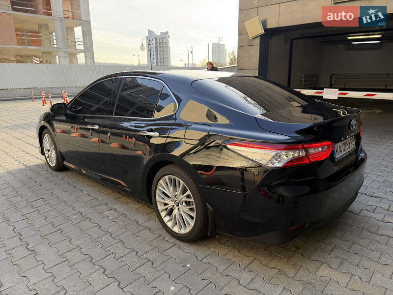 Седан Toyota Camry 2018 в Киеве фото 20 Седан Toyota Camry 2018 в Киеве