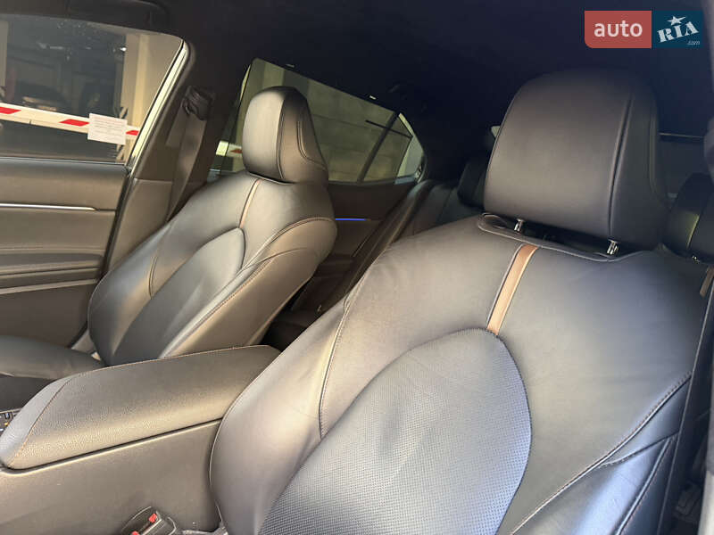 Седан Toyota Camry 2018 в Киеве фото 29 Седан Toyota Camry 2018 в Киеве