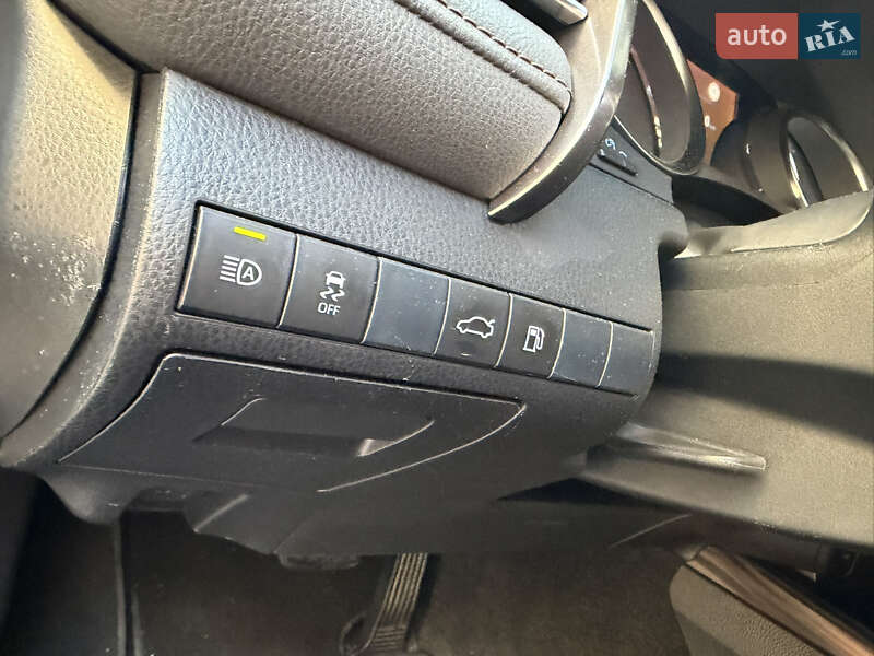 Седан Toyota Camry 2018 в Киеве фото 40 Седан Toyota Camry 2018 в Киеве