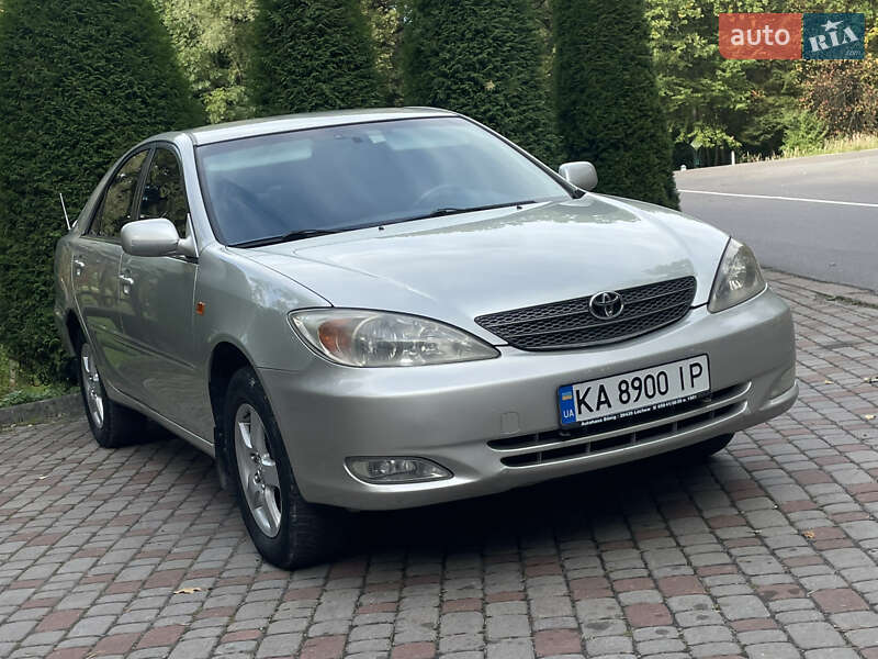 Седан Toyota Camry 2002 в Дрогобыче