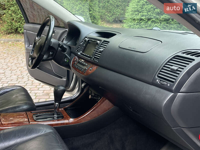 Седан Toyota Camry 2002 в Дрогобыче