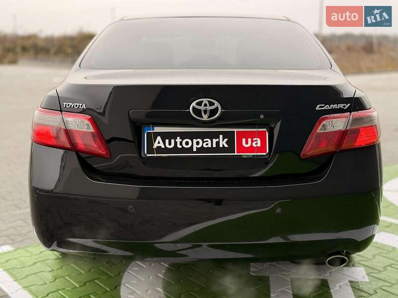 Седан Toyota Camry 2008 в Львові