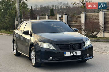 Седан Toyota Camry 2012 в Харкові
