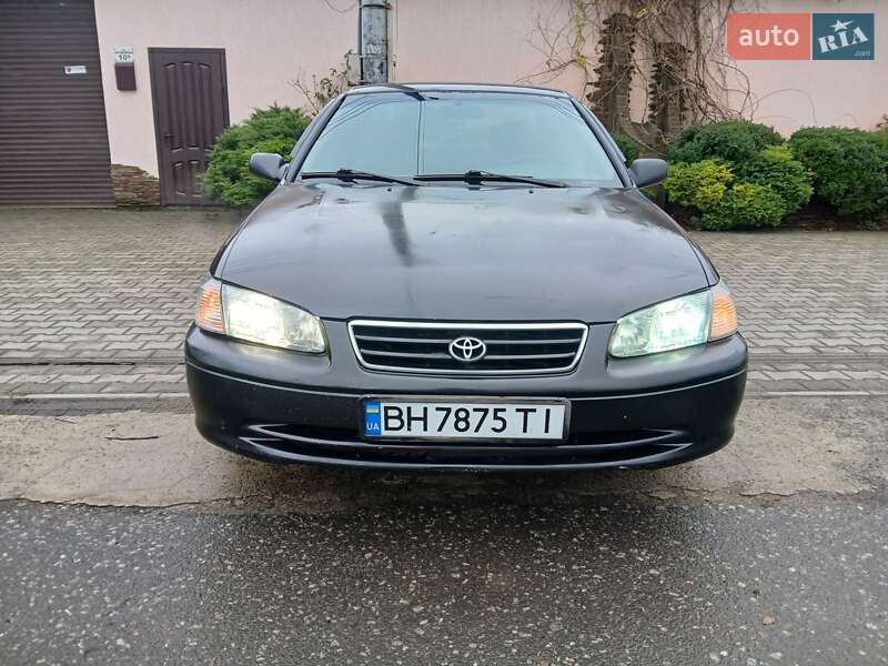 Седан Toyota Camry 2000 в Одесі