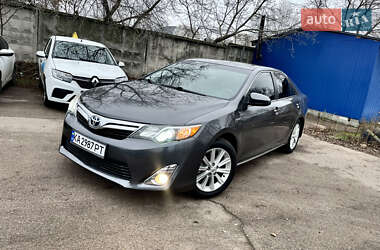 Седан Toyota Camry 2014 в Киеве