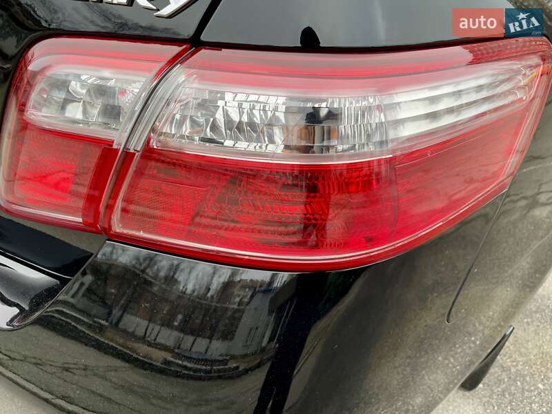 Седан Toyota Camry 2010 в Киеве