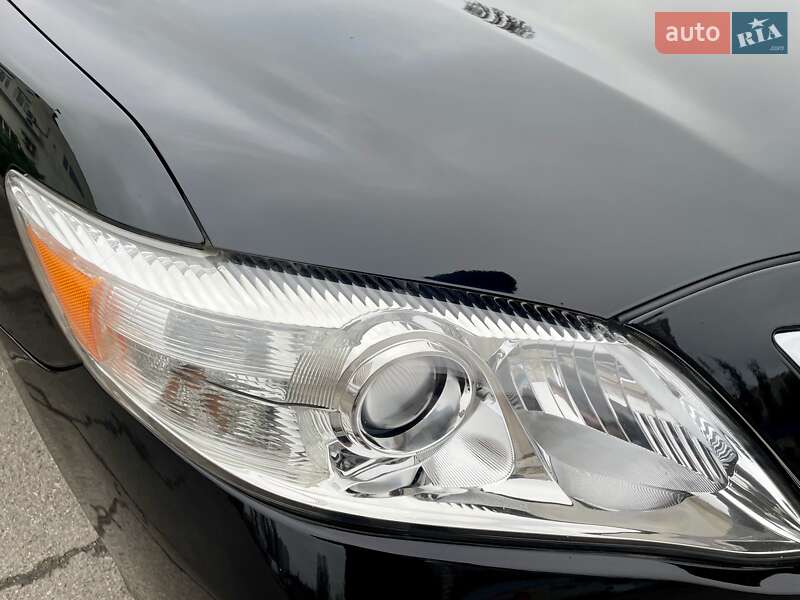 Седан Toyota Camry 2010 в Киеве
