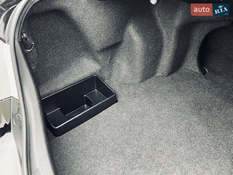 Седан Toyota Camry 2010 в Киеве