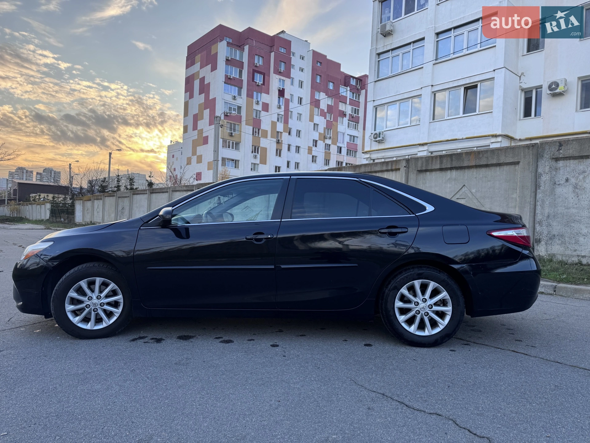 2015 Toyota Camry - мініатюра 2