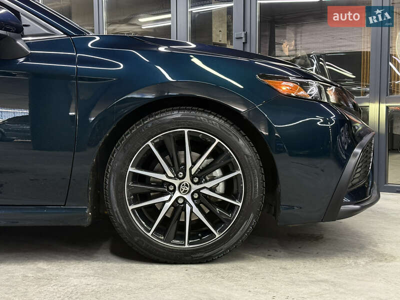 Седан Toyota Camry 2021 в Одессе