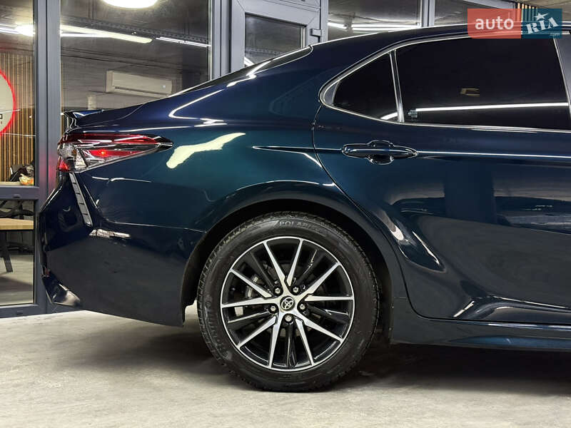 Седан Toyota Camry 2021 в Одессе