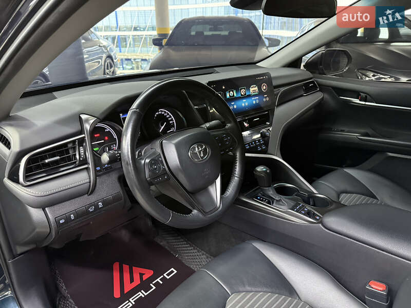 Седан Toyota Camry 2021 в Одессе