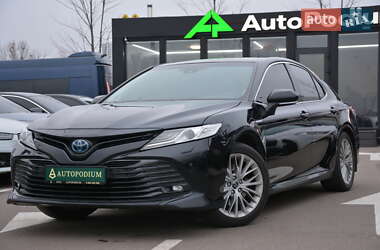 Седан Toyota Camry 2019 в Києві
