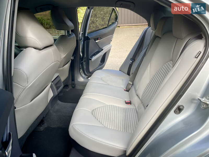 Седан Toyota Camry 2020 в Киеве фото 38 Седан Toyota Camry 2020 в Киеве