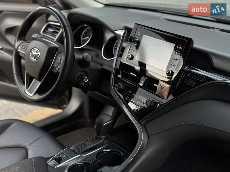 Седан Toyota Camry 2021 в Житомире