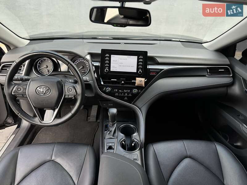 Седан Toyota Camry 2021 в Житомире