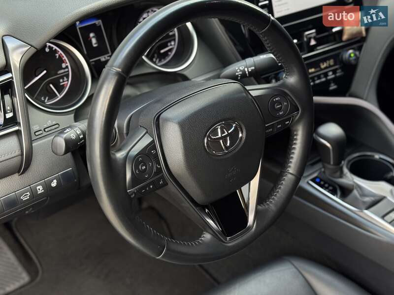Седан Toyota Camry 2021 в Житомире