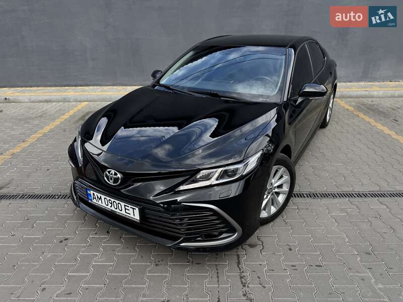 Седан Toyota Camry 2021 в Житомире