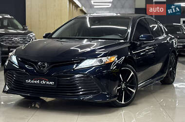 Седан Toyota Camry 2018 в Николаеве