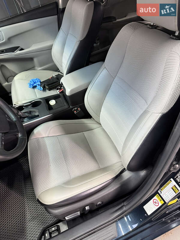 Седан Toyota Camry 2016 в Броварах