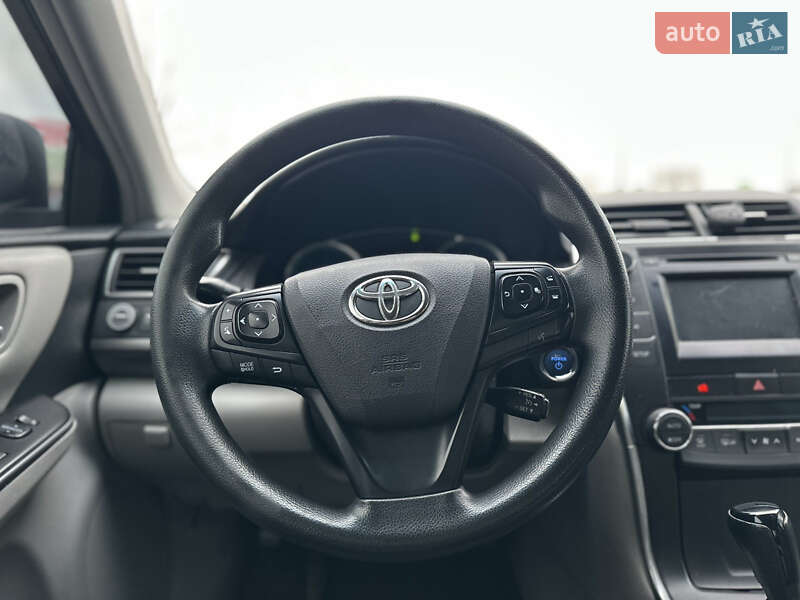 Седан Toyota Camry 2015 в Киеве