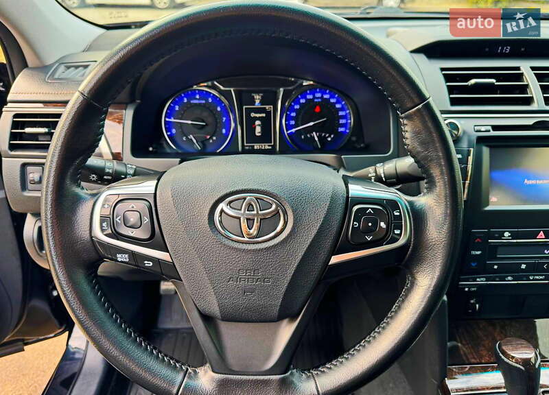 Седан Toyota Camry 2015 в Харькове