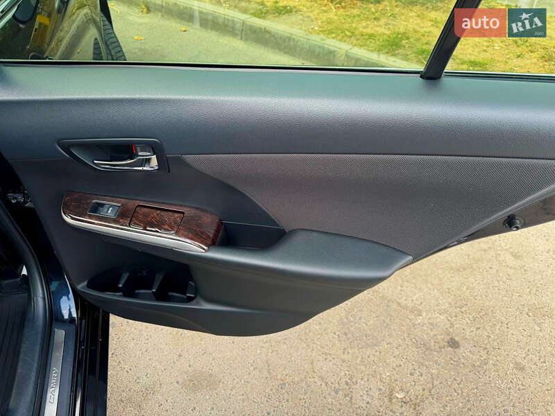 Седан Toyota Camry 2015 в Харькове
